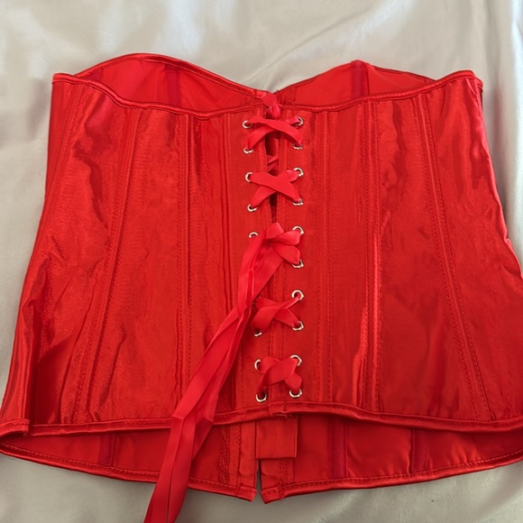 New corset red top. Size XL. - Picture 3 of 3
